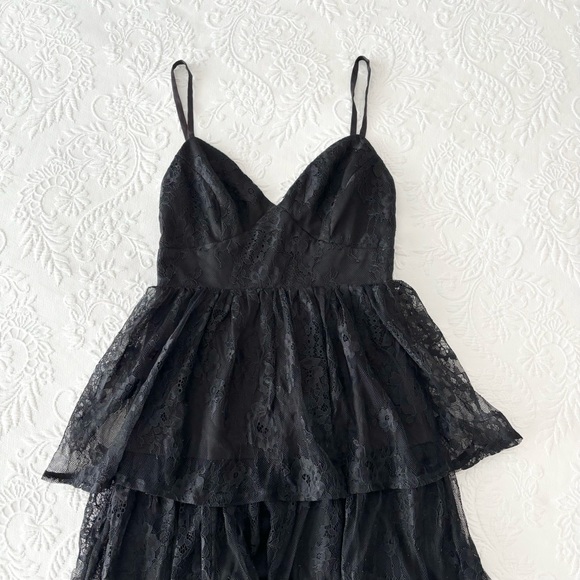 NWOT Lulus Tier I Go Black Lace V-Neck Sleeveless Tiered Maxi Dress XSmall - Picture 3 of 8